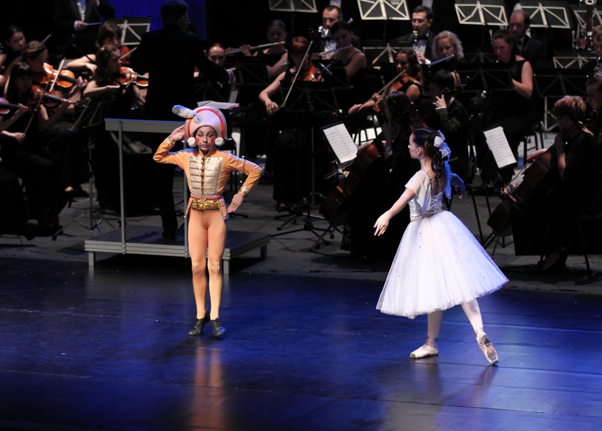 Музыкальная сказка «Щелкунчик» в исполнении Cимфонического оркестра Сургутской филармонии