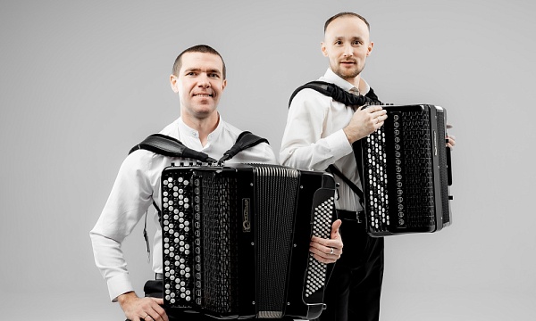 Дуэт баянистов